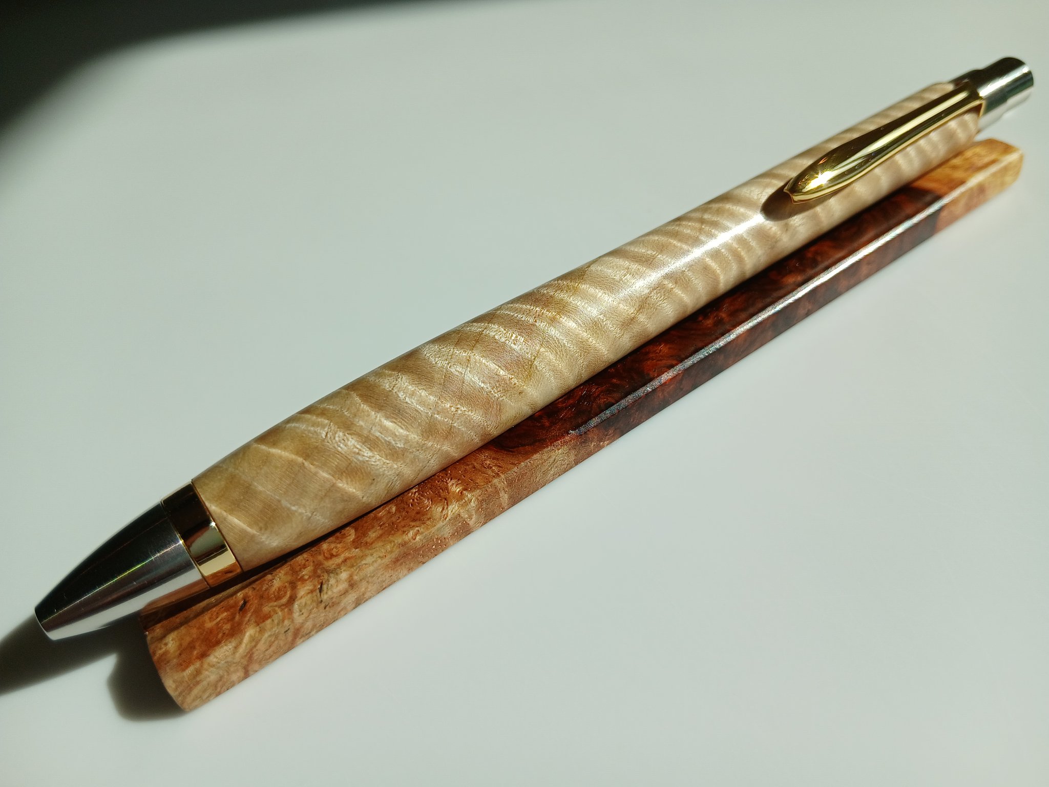 【新品】ウッドペンクラフト　シルバーメイプル杢　ボールペン 新品】ウッドペンクラフト シルバーメイプル杢 ボールペン 新品