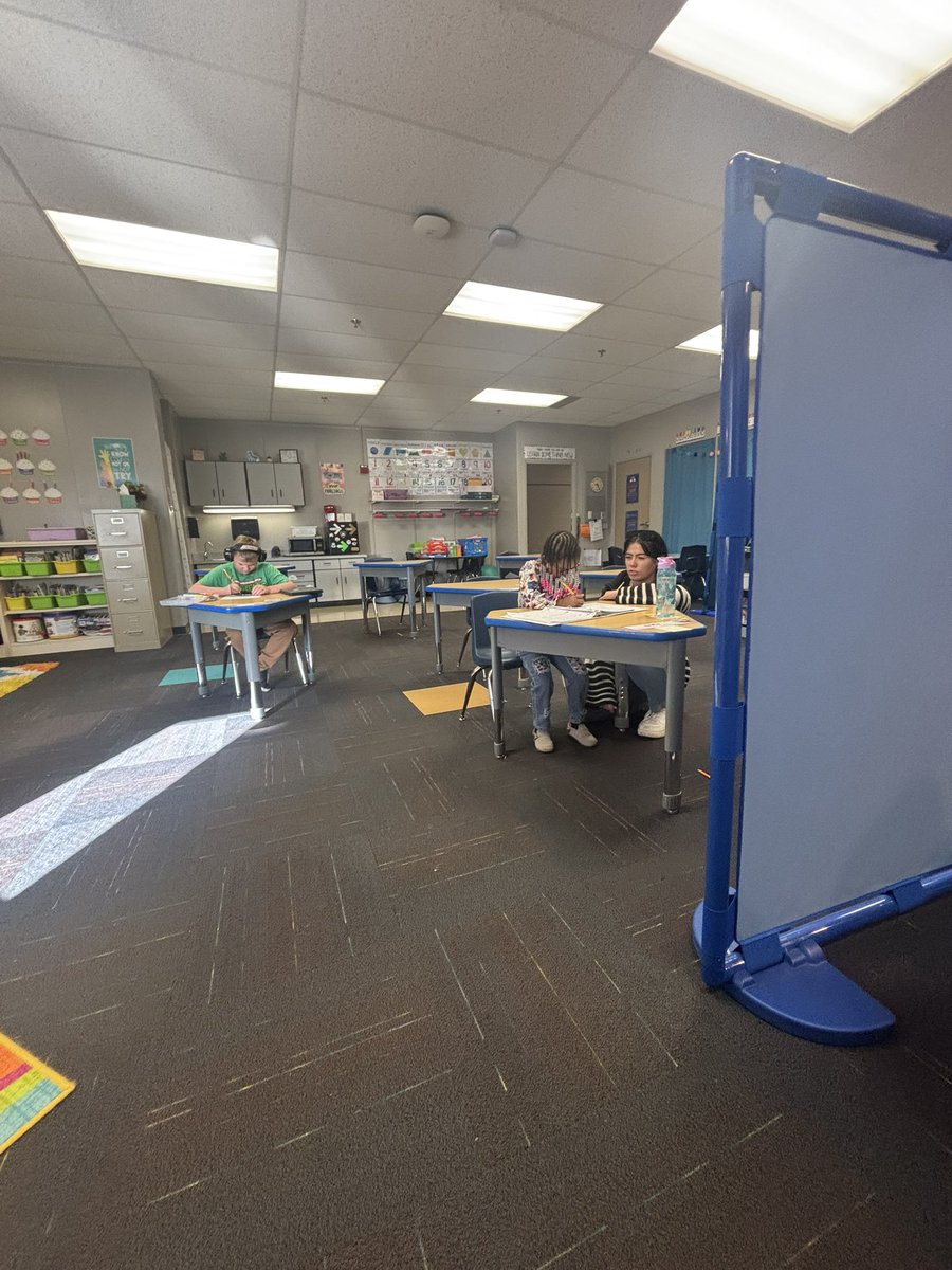 Proud of these kiddos working hard today-settled in with routines! ✌🏻💙🦈 #itsworthit <a href="/WoParkSharks/">Worthington Park Elementary School</a>