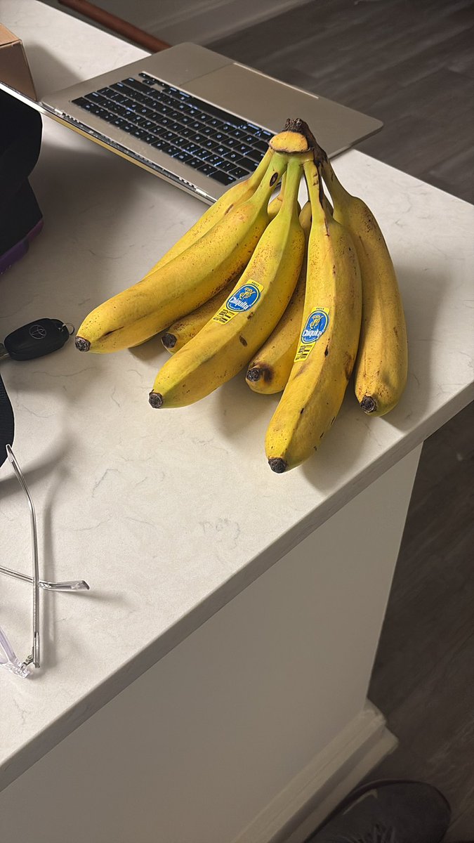Classic banana purchasing method:

Eat one the day I bought them and then let them rot on the counter till I don’t want them anymore.

Plays every time.
