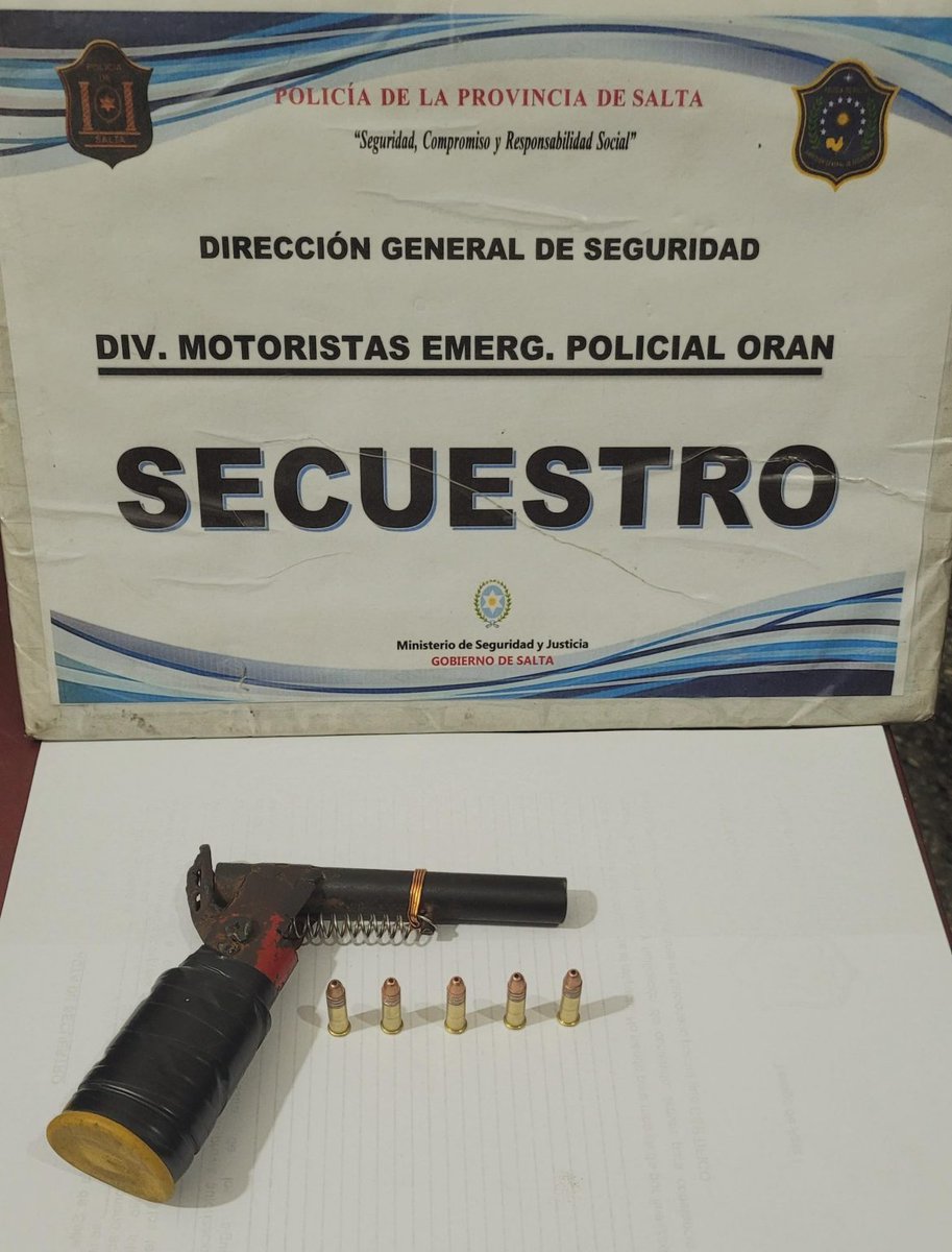🔴 Demoran a joven en San Cayetano por evadir control y portar réplica de arma de fuego

⭕ Durante un patrullaje preventivo, efectivos secuestraron una réplica de arma y cartuchos. Intervino el magistrado correspondiente.
agendasalta.com.ar/noticias/polic…