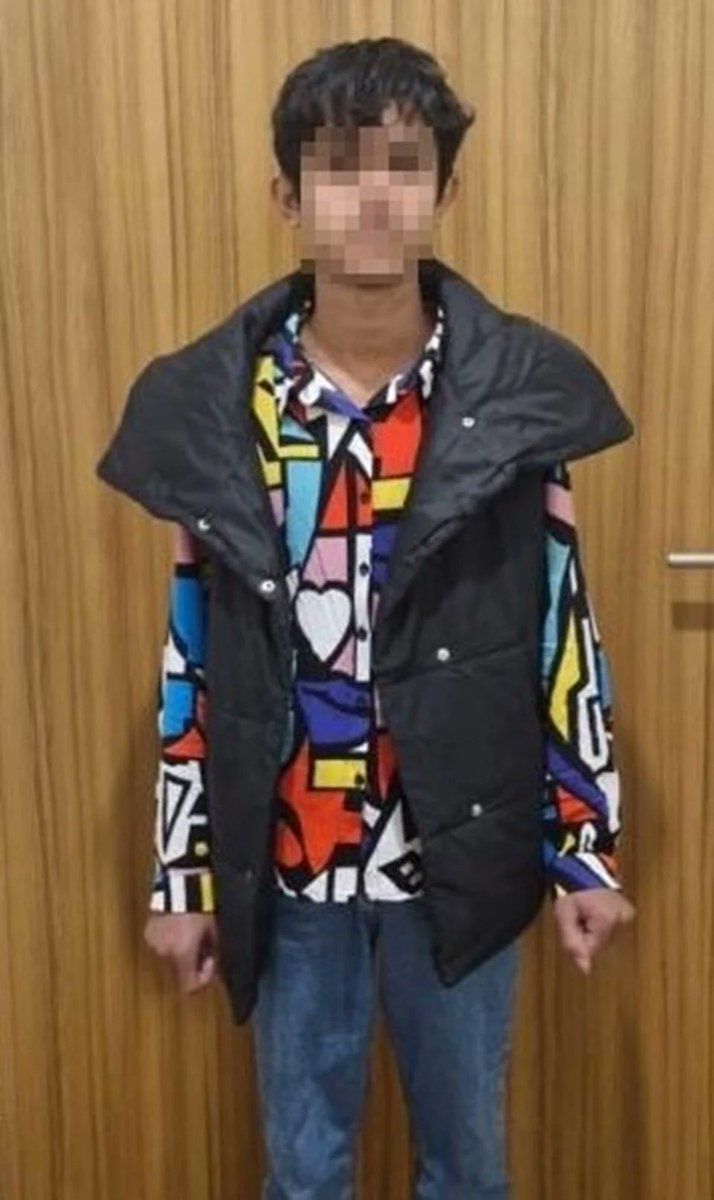 Kahramanmaraş'ta poligondan iki adet tabanca ve 300 adet mermi çalan 16 yaşındaki çocuğun yakalanması için geniş çaplı çalışma başlatıldı.

Polis ekipleri şüphelinin eşkalini güvenlik kameralarından tespit ederek arama çalışmalarına başladı.

H.E. aynı ilçedeki bir otomobil