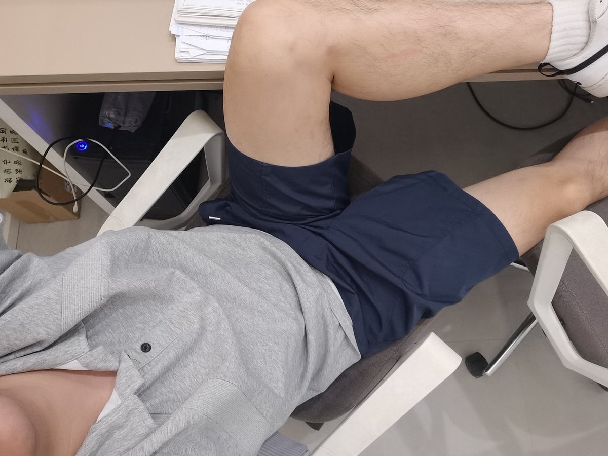 吃火龙果吐籽 tweet media