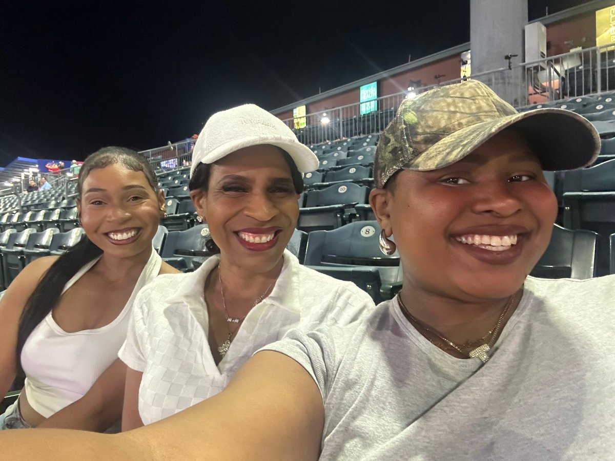 Enjoying a good time <a href="/JaxShrimp/">Jacksonville Jumbo Shrimp</a> ballpark!! It's good. #goodiseverywhere #withVystar