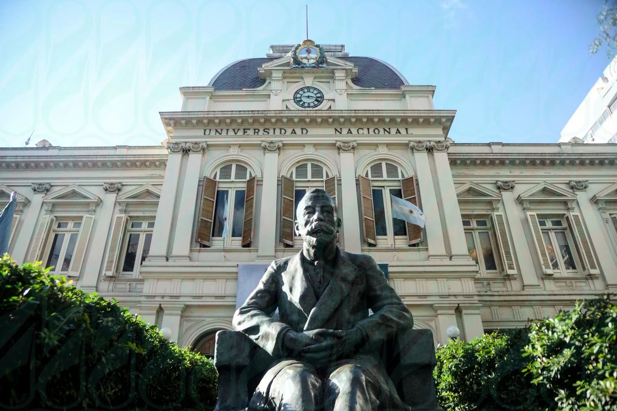 Nos quieren quitar lo que nos hace grandes, desfinanciando la universidad pública y gratuita.
No es solo un veto a una ley: es un veto al futuro.

Desde la <a href="/ucr_lp/">UCR La Plata Oficial</a> vamos a estar en las calles con la comunidad educativa.
La universidad pública no se toca.
