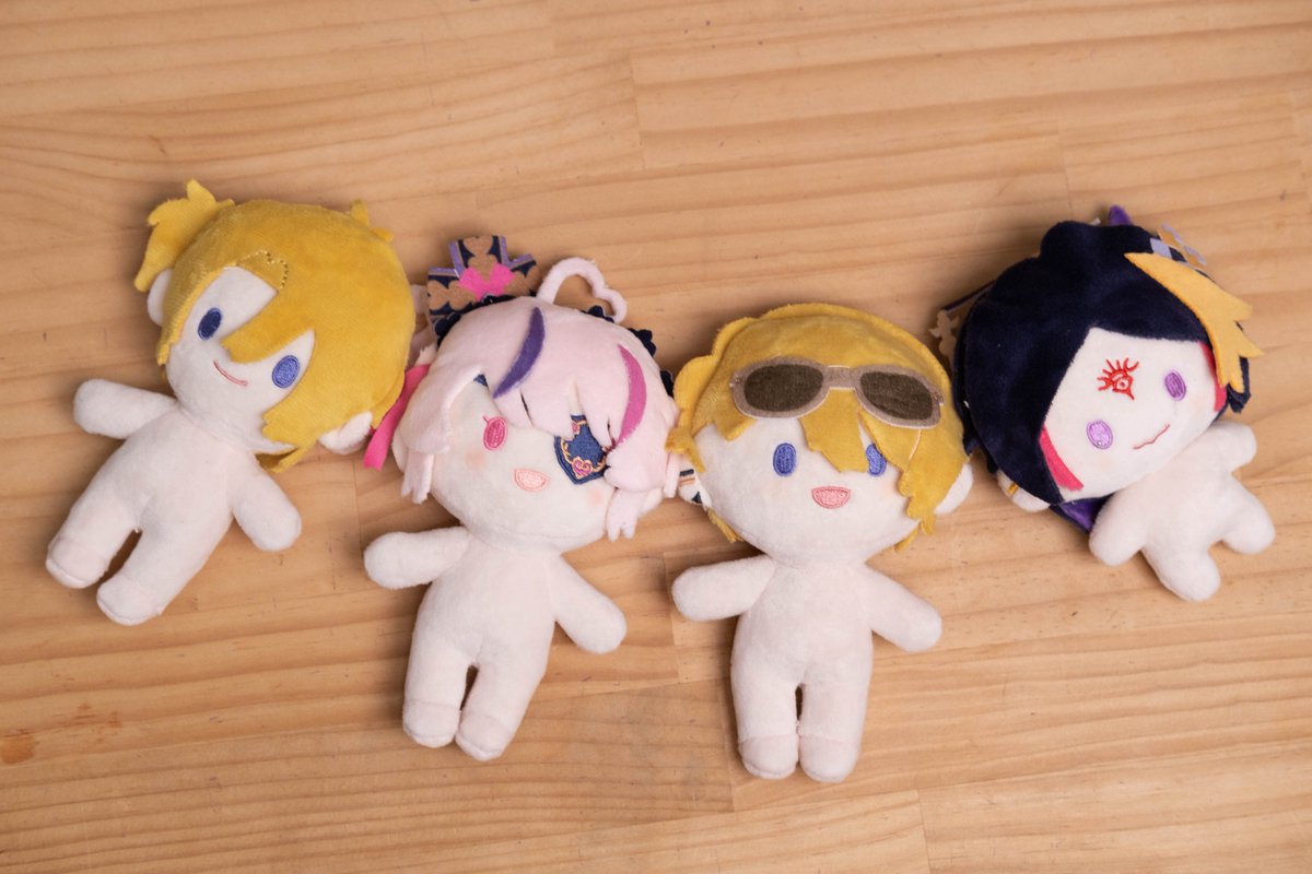 最近來裝骨架跟接頭的小朋友們<3
接頭手術目前材料剛好沒了，加上工作安排暫時停止接單，預計暫停2-3個月左右
骨架的部分還有持續接單喔~