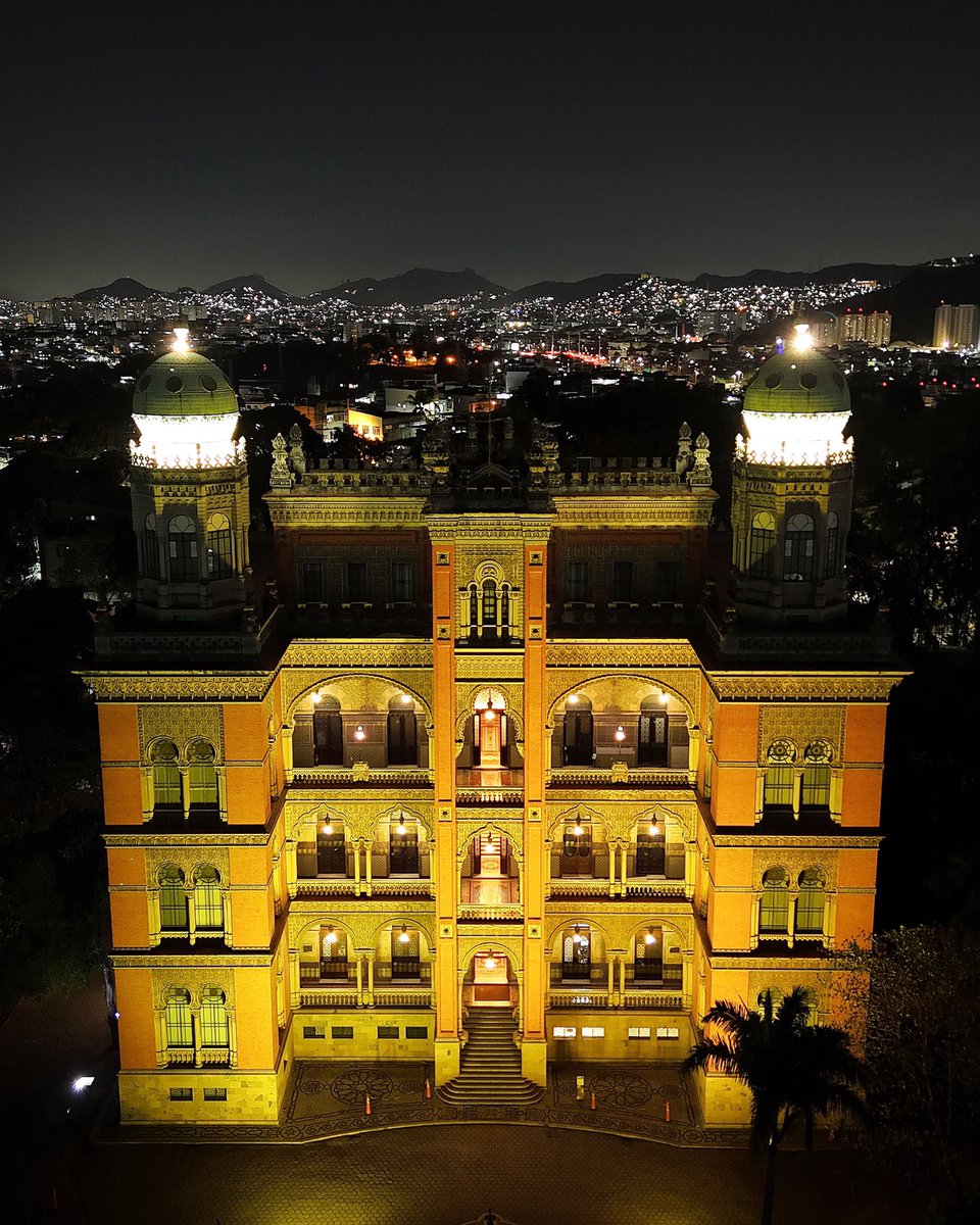 O SUS conta com uma Rede de Atenção Psicossocial (RAPS), que inclui Centros de Atenção Psicossocial (CAPS), além unidades básicas de saúde e prontos atendimentos.

O Centro de Valorização da Vida (<a href="/CVVoficial/">CVV</a>) também realiza serviços de apoio emocional e prevenção ao suicídio. O