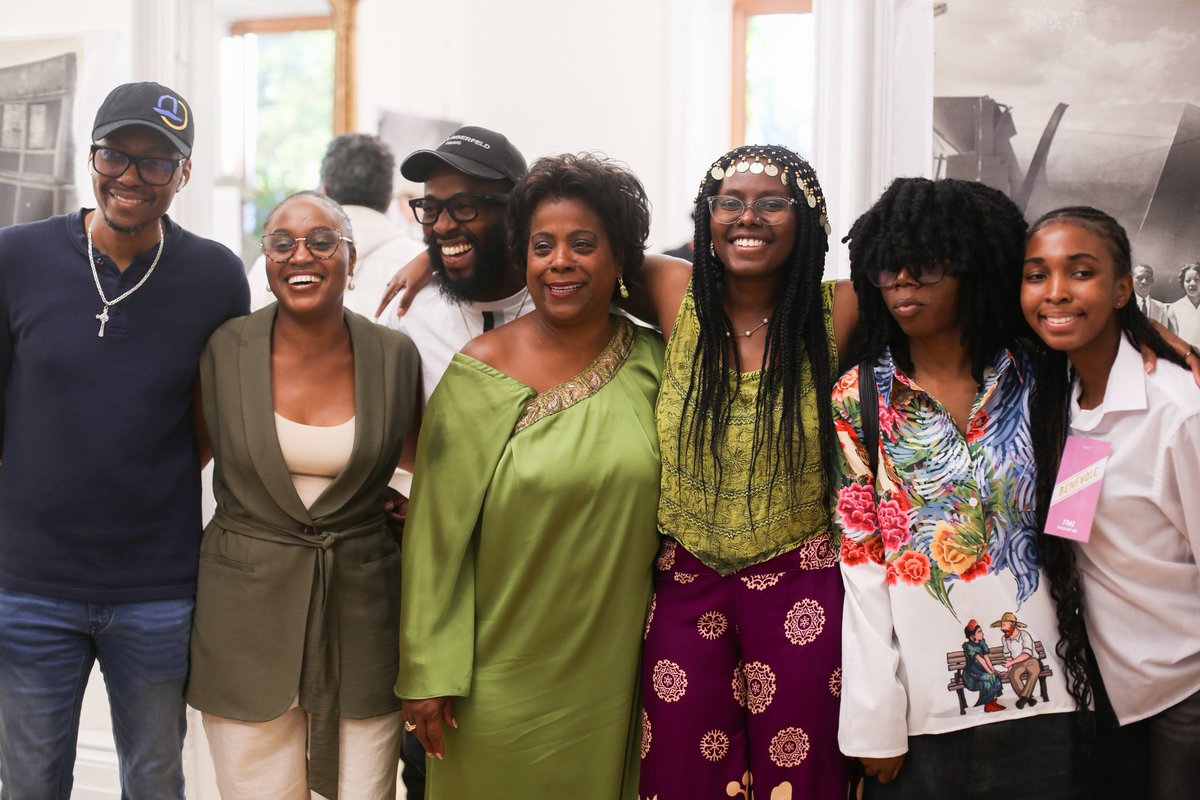 Pour sa première édition, le Festival de photographie et d’art contemporain de Montréal a attiré un bon nombre de curieux, de membres de la Presse et d’amants de l’art du 29 au 31 août 2025,à Fais-Moi l’Art. 

1/4