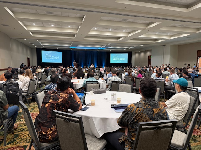 PCATTTweet's tweet photo. A full house at the Hawaii Convention Center for great sessions on AI in creative industries, career pathways, and cyber readiness. So much innovation being discussed! #AICLoudSummit #TechInHawaii #Innovation https://t.co/vEOpU7l0Tn