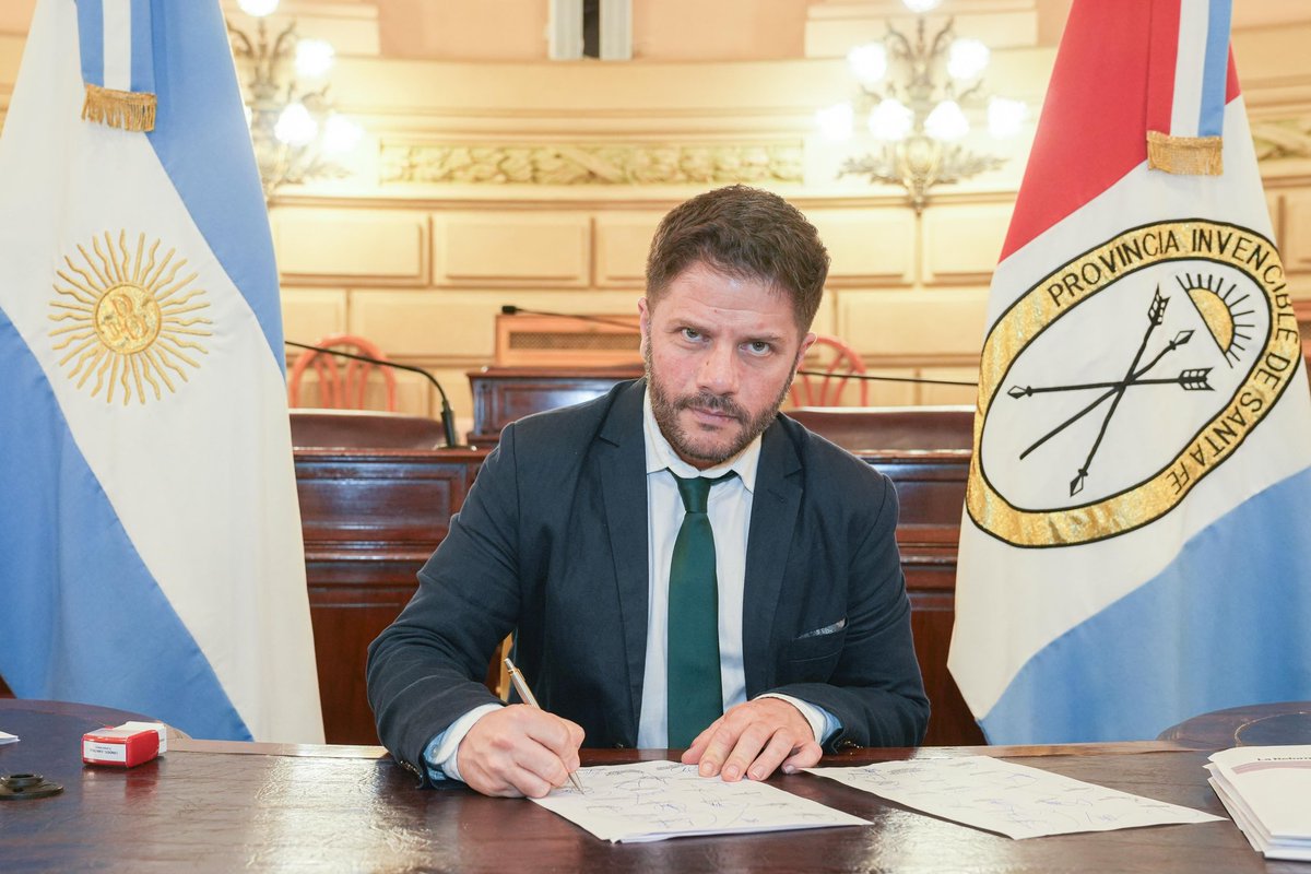 Hoy se sancionó la reforma de la Constitución. 

Abrimos la democracia, equilibramos el poder, limitamos privilegios, incorporamos derechos, promovemos medidas de acción positiva ante las desigualdades estructurales y ponemos el Estado al servicio de los ciudadanos.