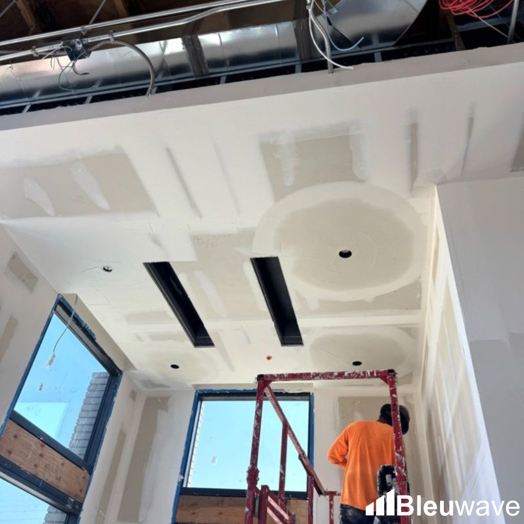 BleuwaveGC's tweet image. 🚧Progress continues at the America First Credit Union – Queen Creek site

✅ Sunshades and #Cladding taking shape
✅ Salt River Project set meter and energized the site
✅ #Drywall finishes continue
✅ #Concrete poured for drive-thrus, curbs, and gutters

#creditunions