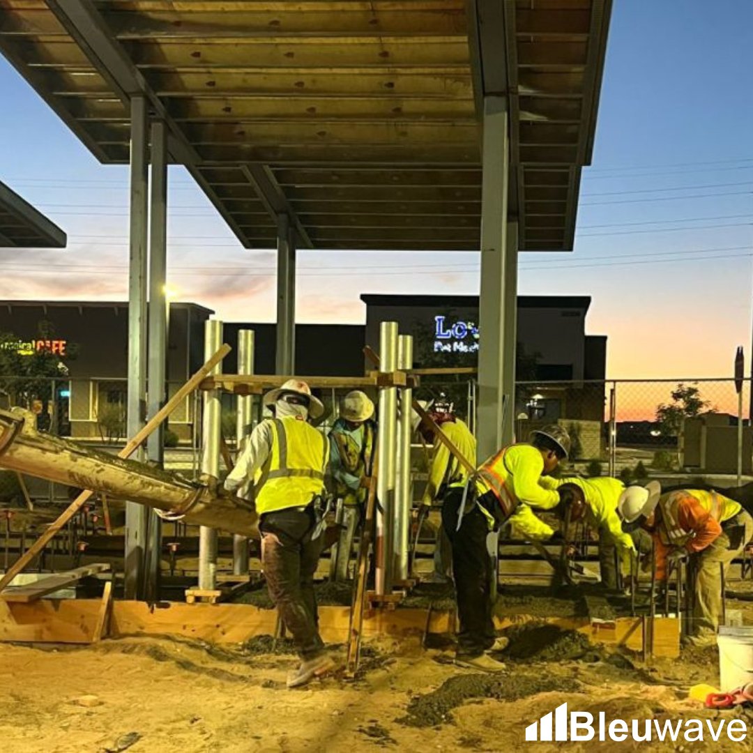 BleuwaveGC's tweet image. 🚧Progress continues at the America First Credit Union – Queen Creek site

✅ Sunshades and #Cladding taking shape
✅ Salt River Project set meter and energized the site
✅ #Drywall finishes continue
✅ #Concrete poured for drive-thrus, curbs, and gutters

#creditunions