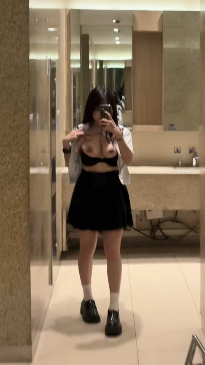 福利姬l_yeqi分享的黄推图片3 - 网红私拍内容