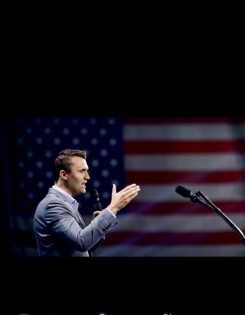 LoreleiAH tweet media