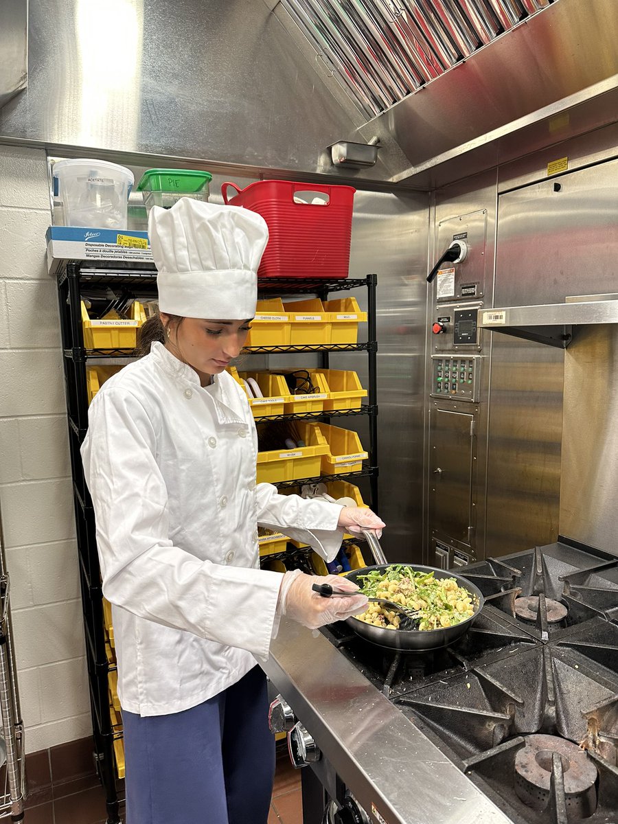 apexculinary's tweet image. Kitchen safety lab in CA1 🍳👩‍🍳