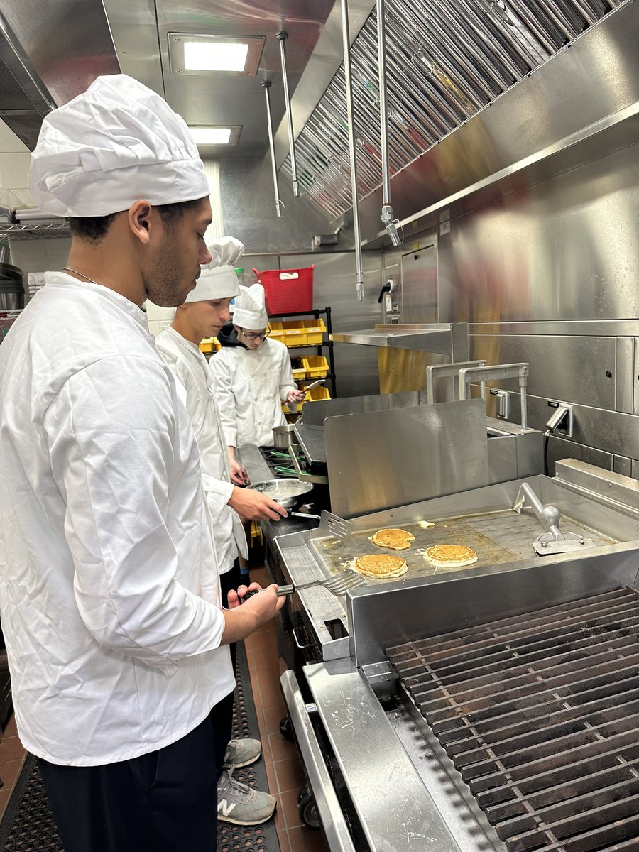 apexculinary's tweet image. Test kitchen in Culinary Applications 2!