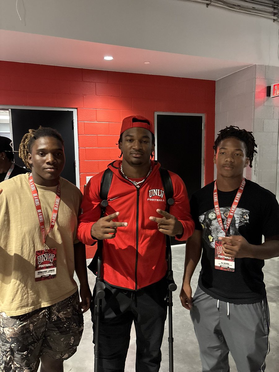 Treveon “Qb killer”Lewis (@trulytr3) on Twitter photo Had a Amazing time at UNLV meet a lot of coaches and people invested into my future the time is now to clean up my flaws and continue to work and make improvements on my game thank you #ballinvegas
<a href="/CoachMIL1/">COACH MiL</a> <a href="/BALLERSCHOICE1/">BALLERS CHOICE LLC</a> <a href="/VanSpence10/">Van Spence</a> <a href="/ChiefBorders/">C H I E F👣</a> <a href="/EPHSRecruiting/">EPHSRecruitsFB</a> Had a Amazing time at UNLV meet a lot of coaches and people invested into my future the time is now to clean up my flaws and continue to work and make improvements on my game thank you #ballinvegas
<a href="/CoachMIL1/">COACH MiL</a> <a href="/BALLERSCHOICE1/">BALLERS CHOICE LLC</a> <a href="/VanSpence10/">Van Spence</a> <a href="/ChiefBorders/">C H I E F👣</a> <a href="/EPHSRecruiting/">EPHSRecruitsFB</a>