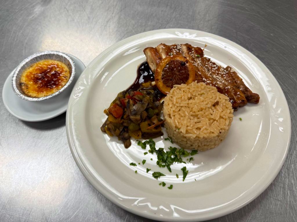 Family dinner during class today 👌