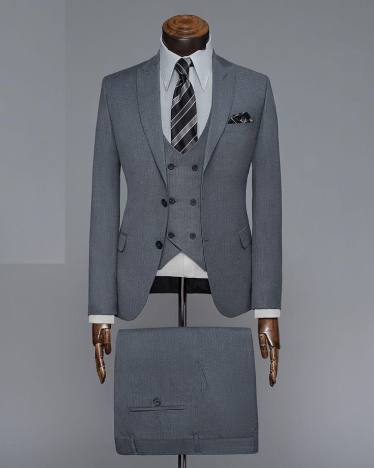 GoldmanUganda's tweet image. Tailored suits made by Goldman Uganda for office use, weddings, giveaway, night-parties, prom-parties, graduation ceremonies. Call/whatsapp 0771390697 to get your suit tailored in 6days.