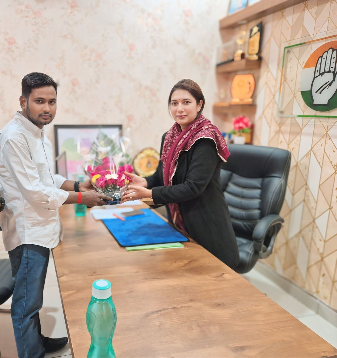 चौमू विधायक,बड़ी बहन डॉ. शिखा मील बराला जी को जन्मदिवस की हार्दिक बधाई एवं शुभकामनाएं।

मै ईश्वर से आपके उत्तम स्वास्थ्य एवं दीर्घायु जीवन की कामना करता हूं। <a href="/drshikhameel/">Dr Shikha Meel Barala</a>