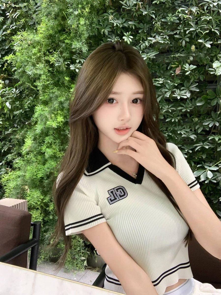 福利姬灵灵全球cos外围经济（全国独家资源）分享的黄推图片4 - 网红私拍内容