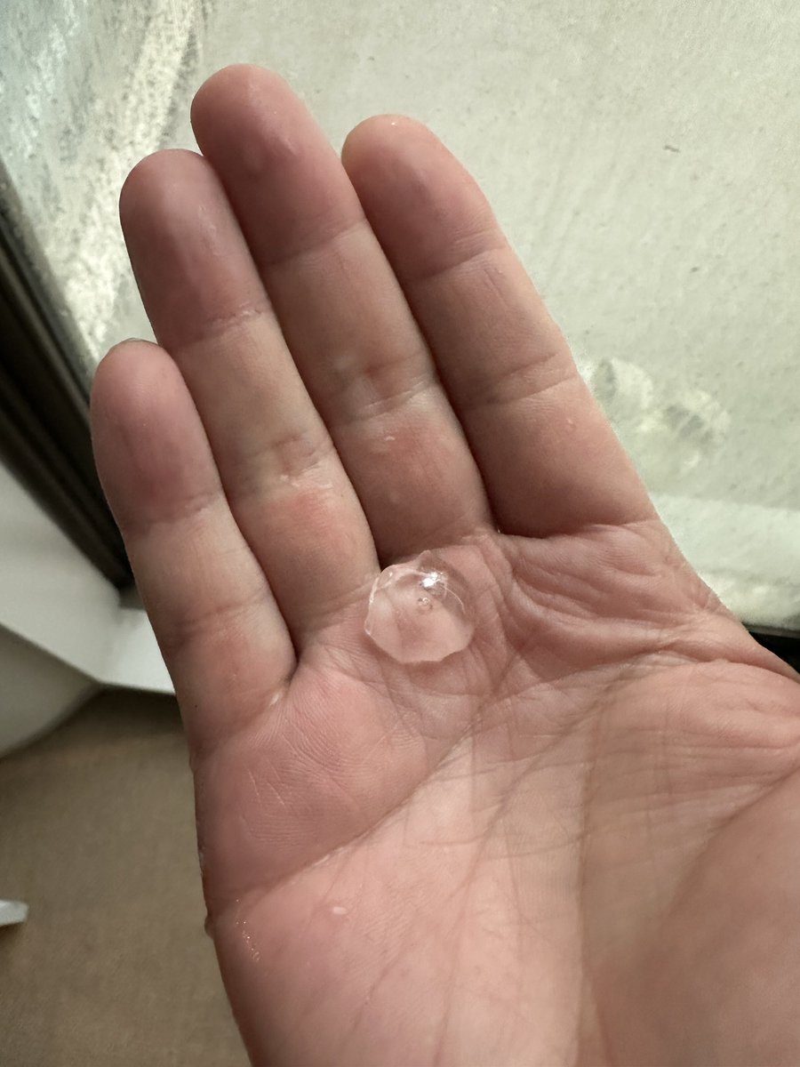 雹❄️が降っている〜