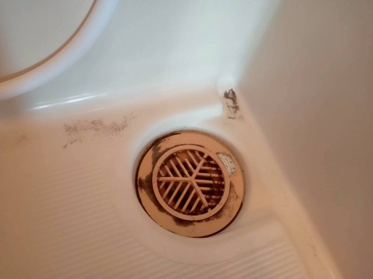 mosvaclean's tweet photo. 排水溝の汚れは溜まりがち、ニオイの原因にも…。
徹底クリーニングでここまでピカピカに✨
#清掃代行 #民泊運営 https://t.co/UbxX8XSA0m