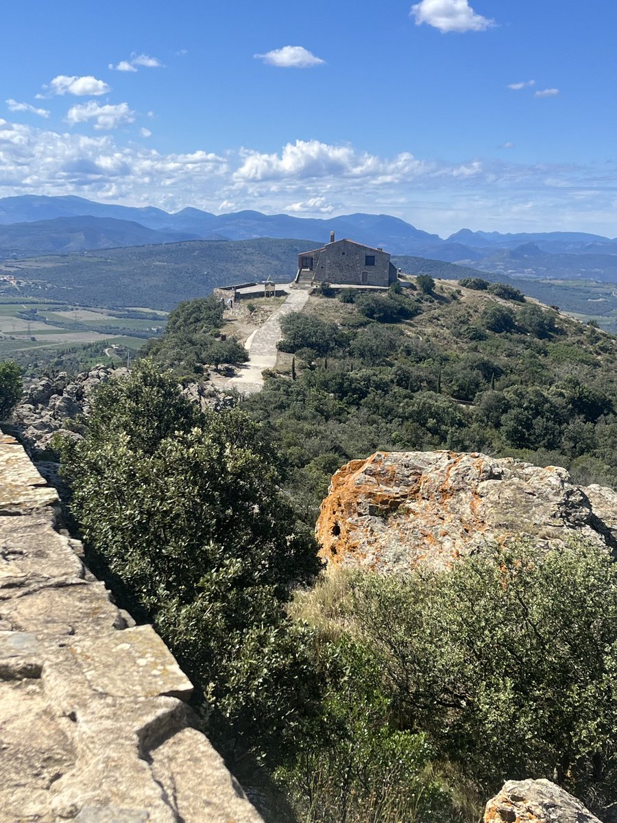 jeanlucmartinet's tweet photo. #BaladeSympa Força Réal face au Canigou https://t.co/rvBT88IwTS