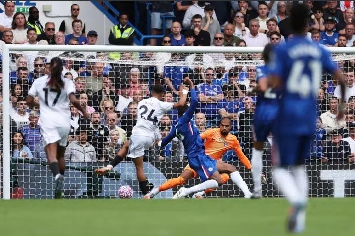 anthonythegoal2's tweet photo. Despite VAR (wrongly) ruling it out, Josh King's goal against Chelsea has been voted Fulham's goal of the month for August. ๐ณ
That also means the young man now has more goals of the month awards than actual goals. ๐
๐
#fulham #Chelsea #EPL #joshking https://t.co/c14NKFylZR