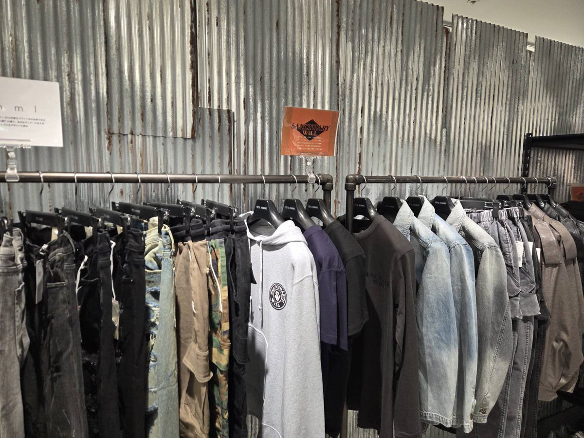 SANCTUARY_WiLL's tweet photo. 本日、オープン！

Rennen by HALB（レネン バイ ハルブ）さんに半袖Tシャツ、ロンT、パーカー、キャップを置いて頂いています！

場所：新宿マルイ　メン３階

店舗名：Rennen by HALB（レネン バイ ハルブ）

#カワサキ #kawasaki #z1 #z2 #kz1000 #kz1000mk2 #z1r2 #z1r #z1000r #z1100r #acsanctuary #sanctuarywill #サンクチュアリーウィル #ワンオフ #ワンオフパーツ #ワンオフパーツ製作  #カスタムバイク#ヨシムラ #ヨシムラtmr #メーター #バイクが好きだ #バイクライフ #japan #バイクのある風景 #バイク好きな人繋がりたい #バイクのある生活 #カスタムバイク #custom #custombike #山梨バイク #山梨バイク