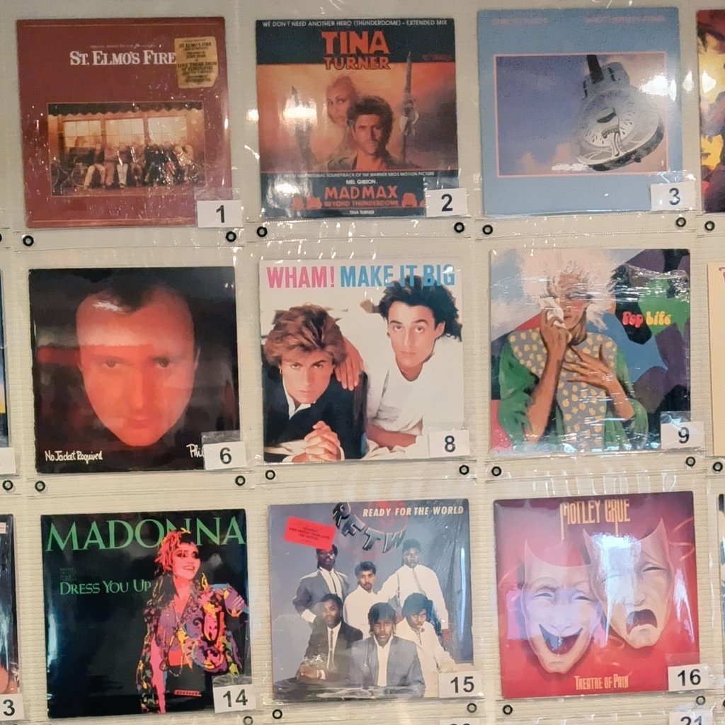 musicbargaffa's tweet photo. 今週の店内は、1985年9月14日付ヒットチャートからピックアップしたレコジャケを飾ってます🎵今夜もガッファは19時オープンです🍻
#billboardhot100 #billboard #ビルボード #vinyl #vinylcollection #アナログ #レコード #レコードが聴ける店 #80年代 #80s #80smusic #80svinyl #thisweekin1985 https://t.co/o5CAo7OA4J