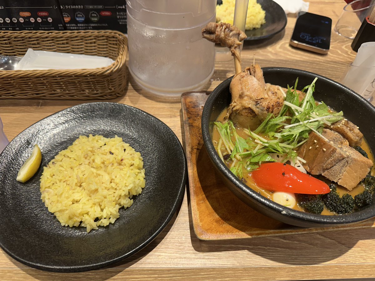 スープカレーGARAKU 炙り豚角煮&amp;やわらかチキンレッグと野菜