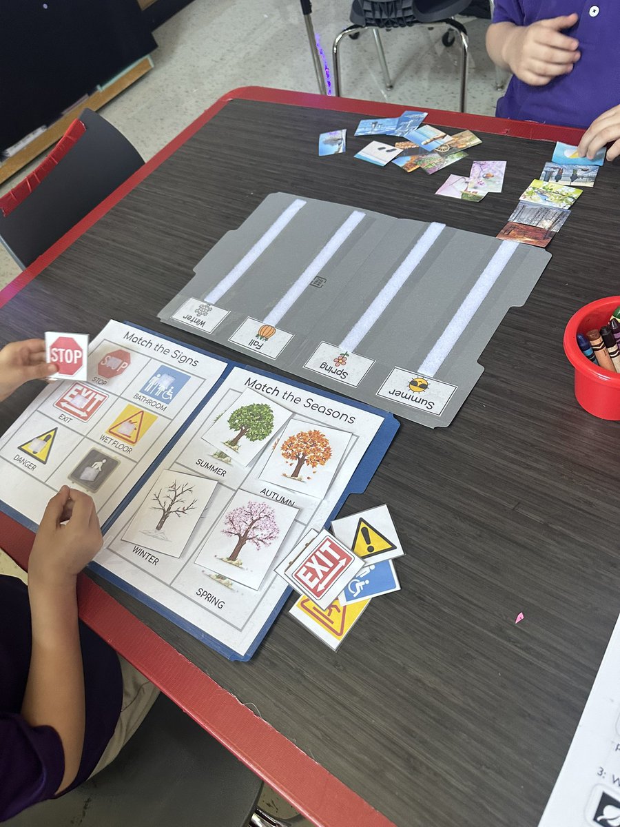 ✨ Science Center Rotations in Action ✨
Our students explored weather patterns, seasons, clothing choices, and real-world signs through hands-on centers! 🌦️🍂☀️ Building functional life skills while keeping learning fun 🤗 <a href="/DISDSpecialized/">Dallas ISD Specialized Programs</a> <a href="/DISDSPED/">Dallas ISD Special Services</a>