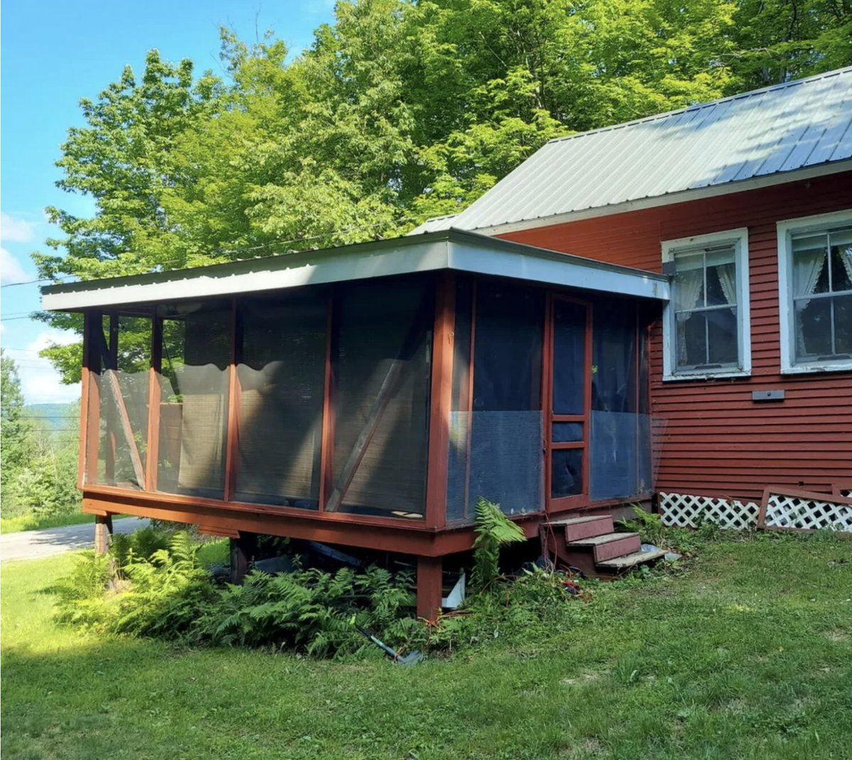 oldhouses100k's tweet image. Pre-Civil War #Schoolhouse in #NewYork, Now a Peaceful Mountain Retreat for Only $63K. oldhousesunder100k.com/former-pre-civ…