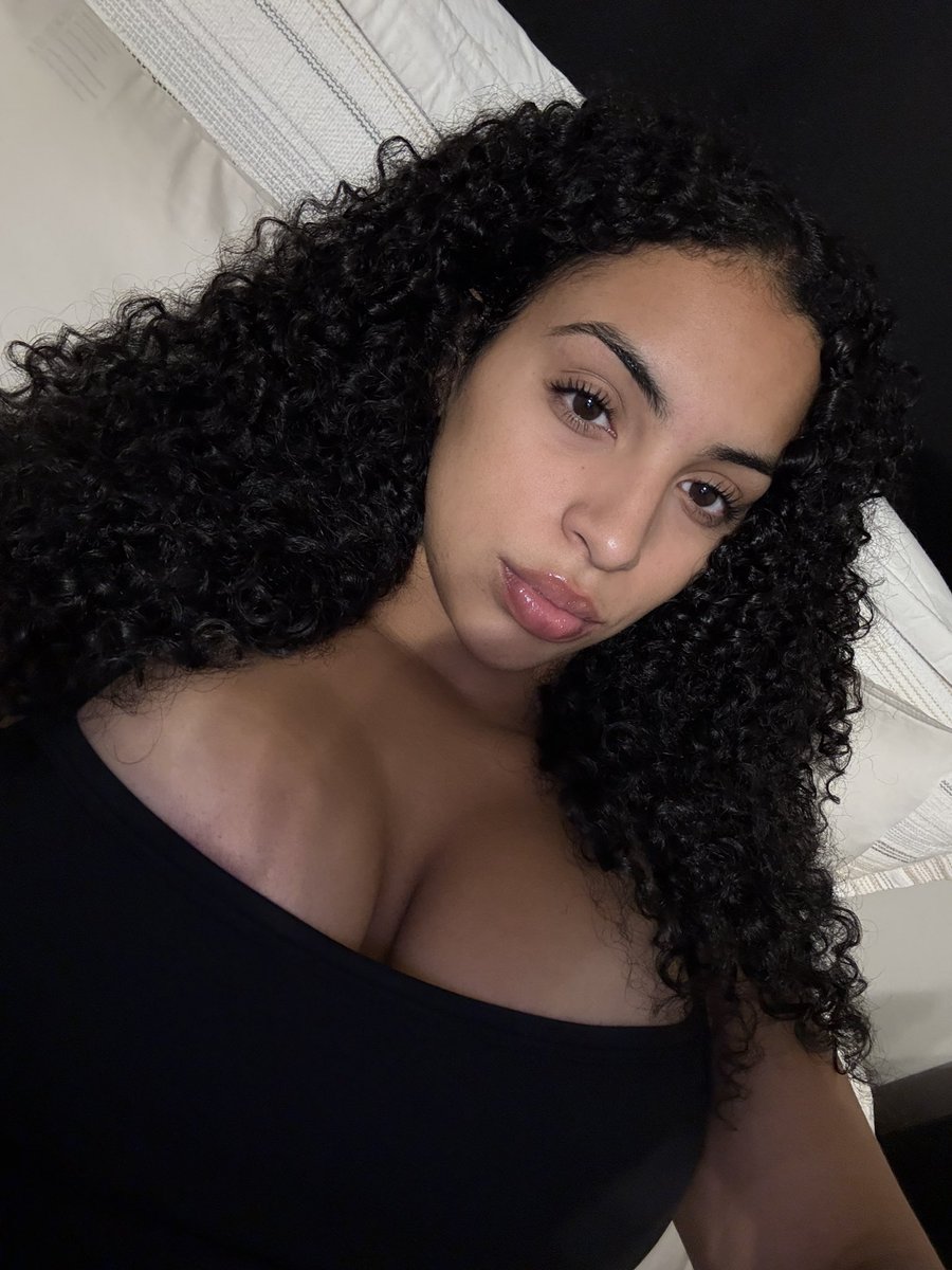 Elizabeth (@bbyelizabeth0) on Twitter photo 