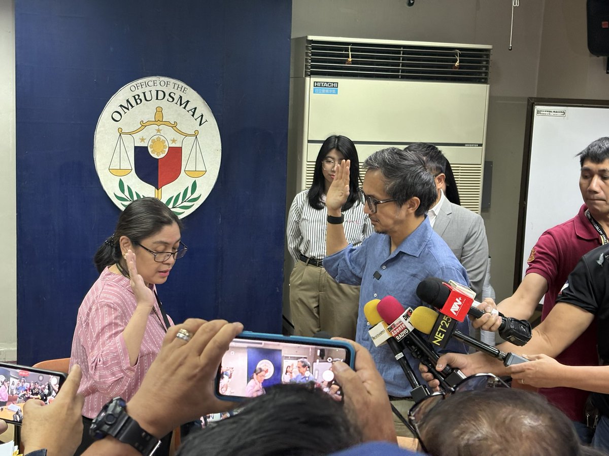 ABSCBNNews's tweet photo. DPWH Sec Dizon personally files graft and corruption, and malversation cases against Henry Alcantara, Brice Hernandez, and 18 other officials and employees of the Bulacan 1st District Engineering Office. | via @andietagz 

Related: https://t.co/B9lfF2uacJ https://t.co/C9aIhhWsDy