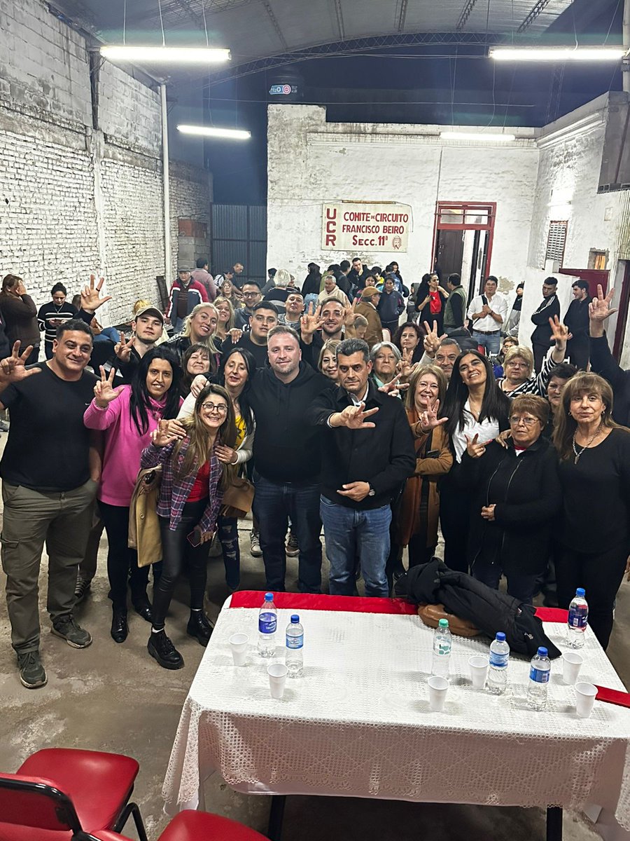 Gracias a los militantes y amigos por acompañarnos. Volvamos a ntras.  raíces el 26-10 vota lista 3 casillero 14 
DIputados Nacionales 
<a href="/FRANCOJULAR/">FRANCO JULAR</a>
<a href="/CaballeroDolo/">Dolo Caballero</a> <a href="/martinlucas77/">Martìn Lucas</a> <a href="/HectorMignola/">Héctor Mignola.</a> <a href="/eduardoleslie57/">Eduardo Leslie</a>