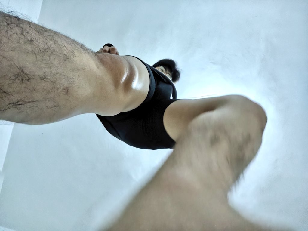 这是谁的视角？废物贱狗，别对屏幕意淫了
贱狗就应该当面一边伺候老子，一边给高中爹上贡
#ATM打钱奴 #ATM提款机 #atm主 #账单奴 #报销奴 #贡狗 #工资奴 #骚狗 #贱种