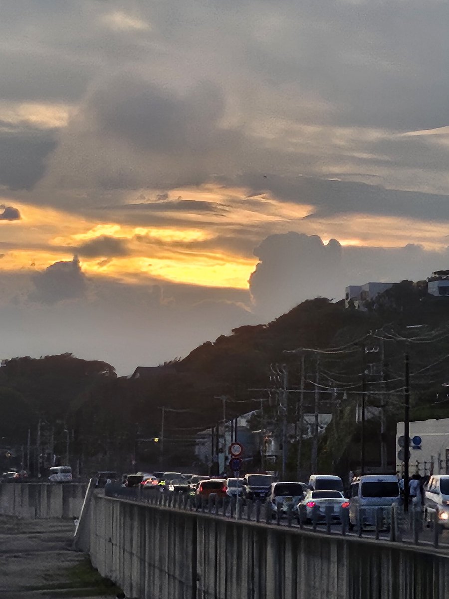 chieleejh's tweet photo. 横浜旅行楽しかった！
雲が多くて富士山見れなかった😭😭
3日間　3万歩歩いてとても疲れたん💦💦 https://t.co/hylH4YNuWv