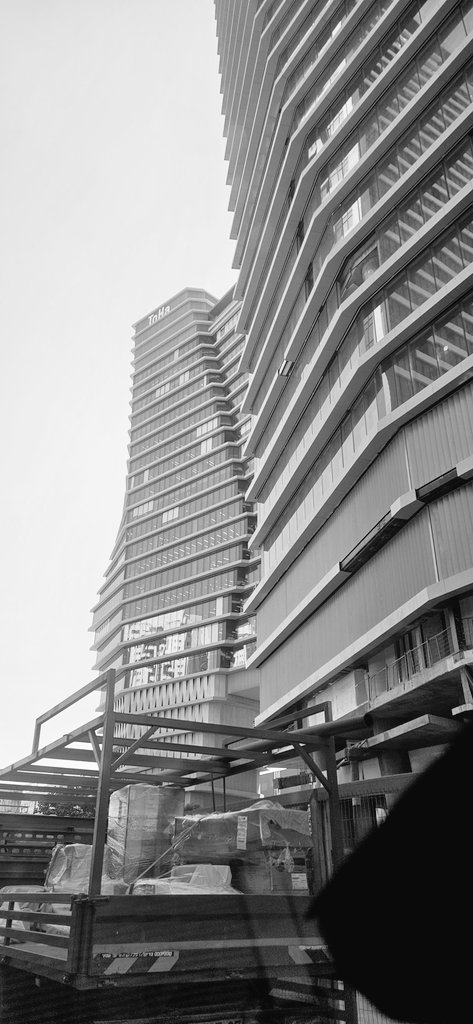 אני מסוקרן לדעת כמה באמת יודעים שהשם של בניין תוהא בעצם בא מקיצור שם הרחוב.. תוצרת הארץ.