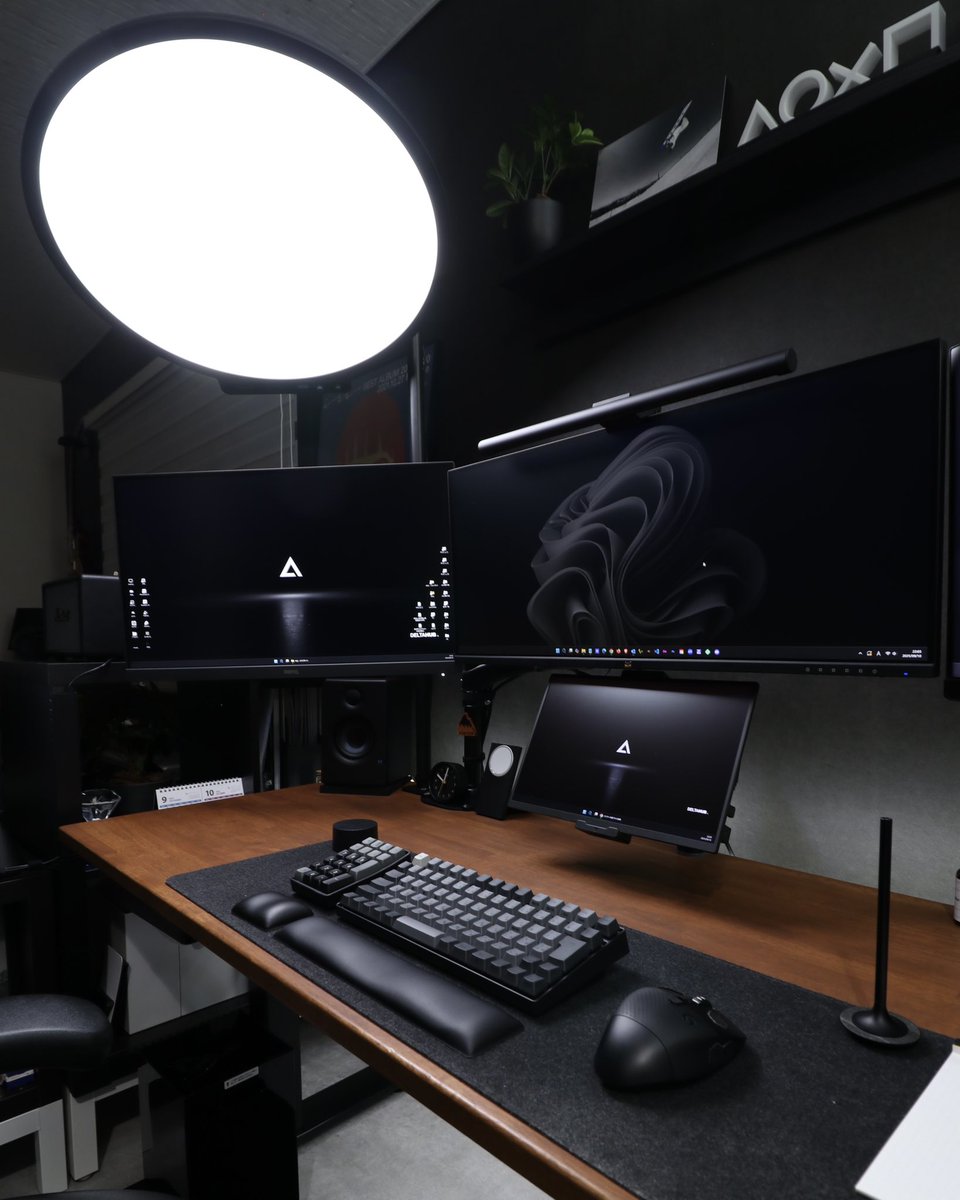 rectodsn's tweet photo. 照明追加しました。
光量すごい！薄い！
amaran Verge Max
#desksetup #amaran https://t.co/5IvOyDKpp2