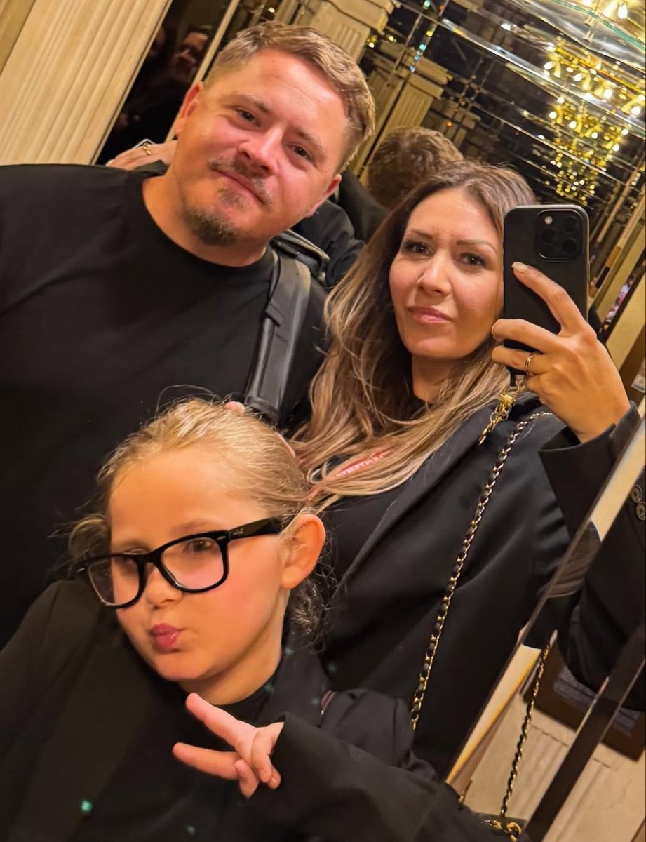 TokioSaturn's tweet photo. Gustav is clearly extremely fulfilled in his life, and you can see it clearly. He literally has the life and family he always dreamed of, and he knows it 🤧 https://t.co/bKZ2JBJUNa
