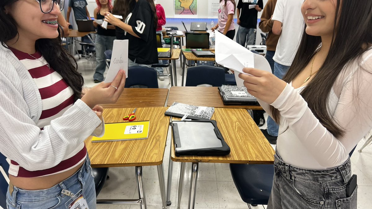 AMena_EDHS's tweet image. Just wrapped up an energizing Quiz-Quiz-Trade session with my students! 🌟 They actively exchanged questions on poetic devices, boosting peer learning and teamwork. Cooperative learning at its best—engaged minds, deeper understanding! #EdChat #CooperativeLearning #Poetry