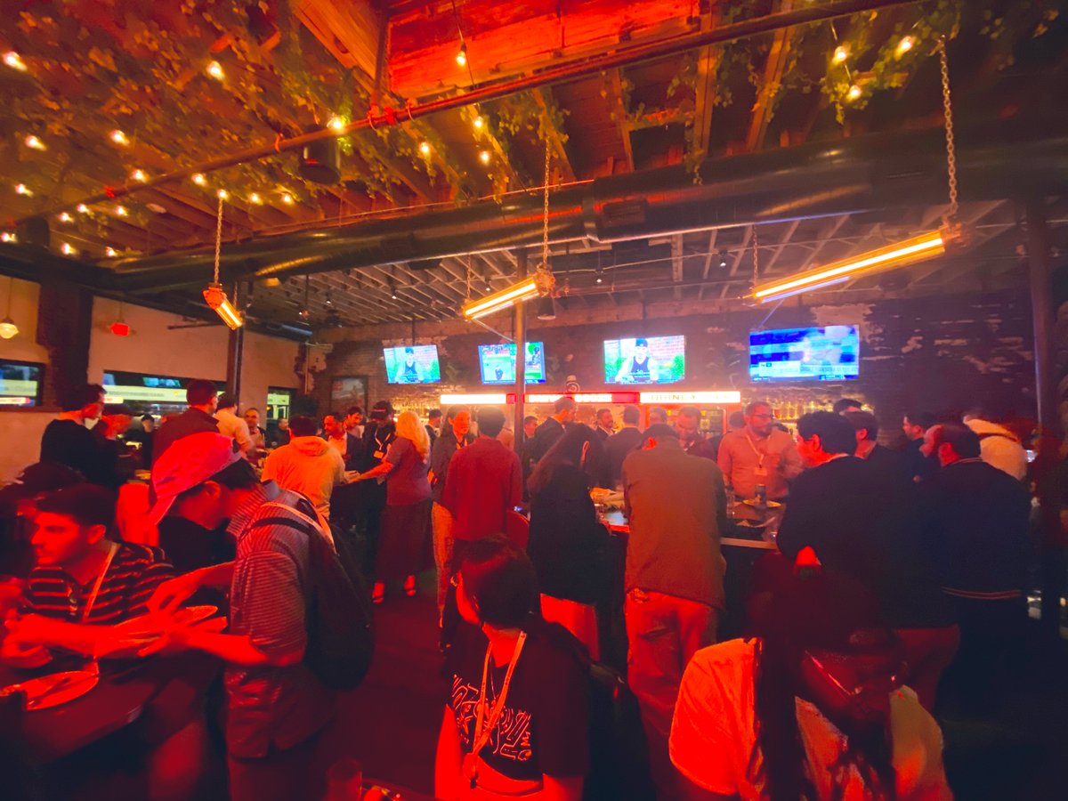 DuquePawlovsky's tweet image. Dinner vibes &amp;amp; networking after the main conference in Quincy OG #BostonBlockchainWeek