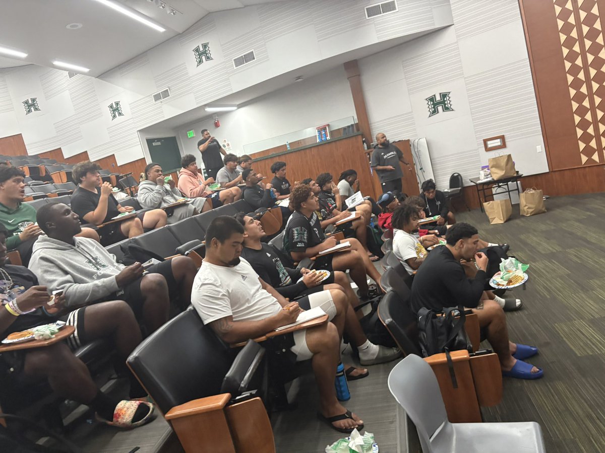 Winterhawk Leighton🪶 tweet media