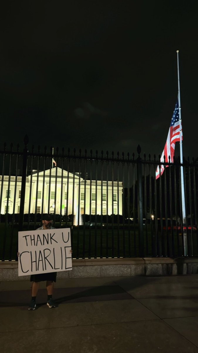 跟川普遇刺後，就必定勝選的玄理一樣。從另一個角度說，從這一刻起，美國左瘋的結局已註定。牠們必會被黃金時代淘汰，一點骨頭渣都不會剩下，勝利屬於正常的人類💪