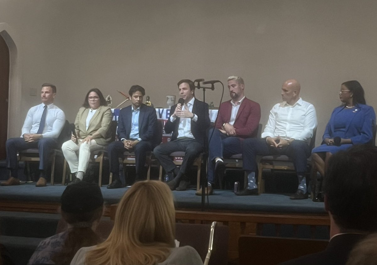 In the CA State Senate race to represent the Westside of LA only <a href="/JohnEricksonWH/">John Erickson</a> raised his hand to say he would support #SB79 which would legalize homes near transit.

This is what leadership looks like.