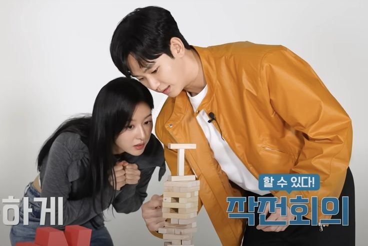 Every little thing he does, she watches with love and fascination 😍💜