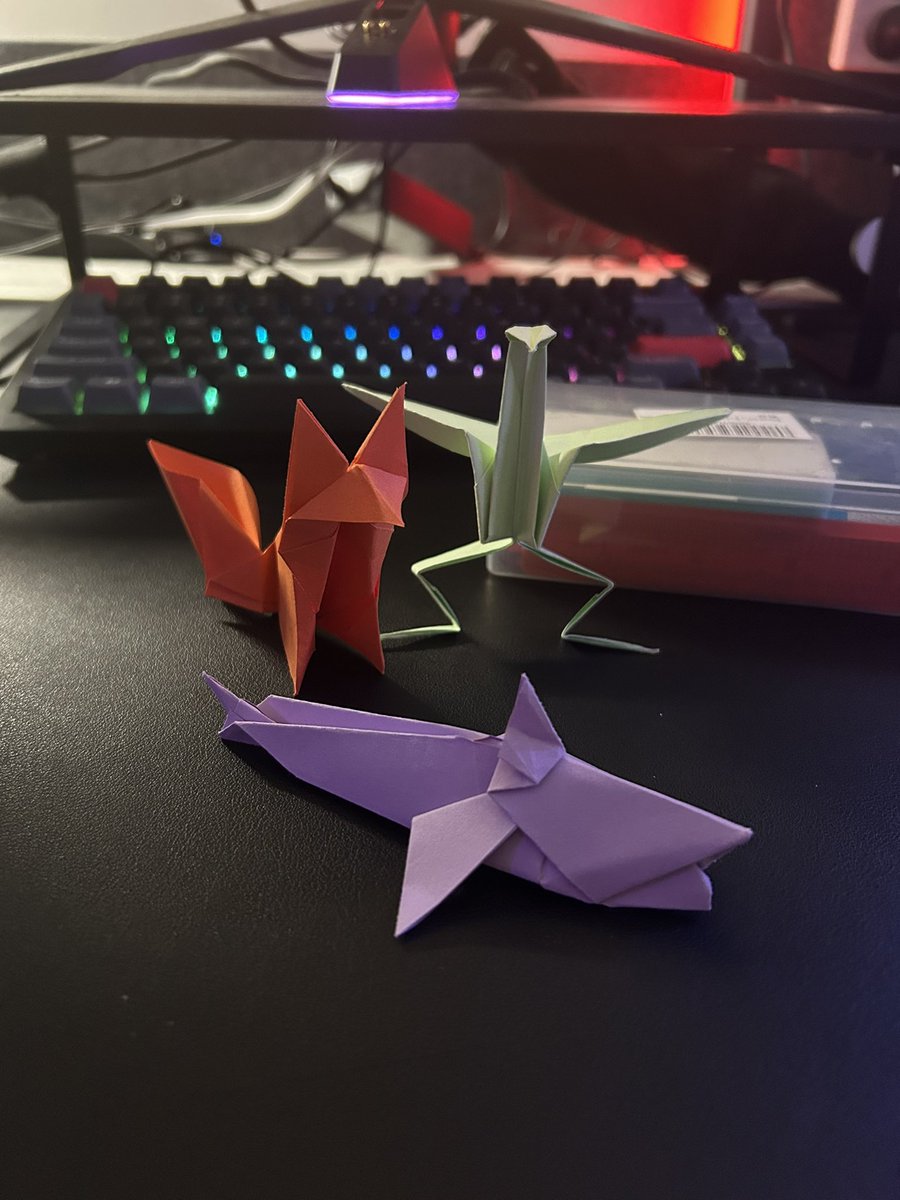 TomHayRob's tweet image. Origami session with the missus :) ft. Fox, Shark, and Crane with frog legs