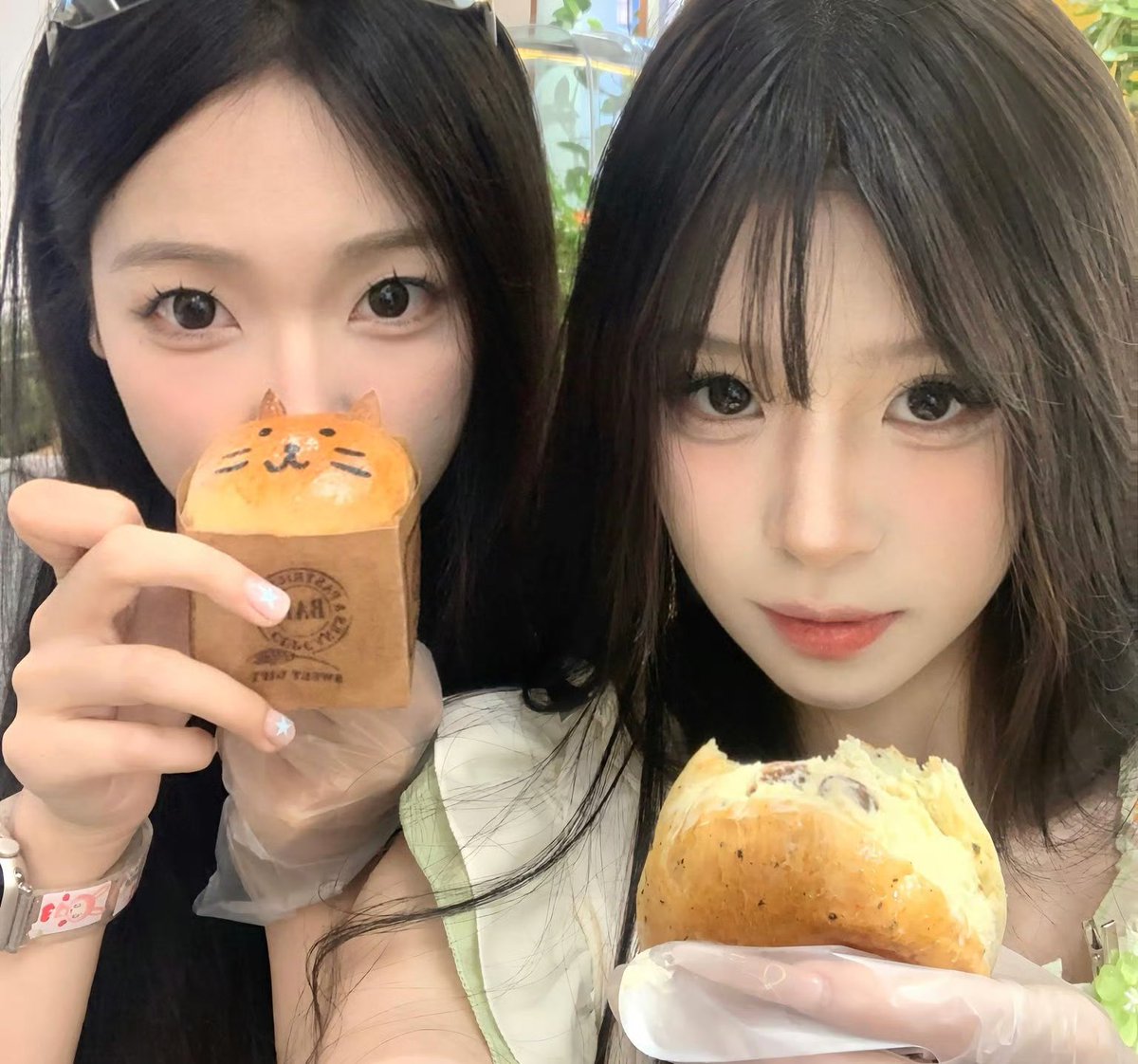 clark_thom80378's tweet photo. 有偶遇的嚒，来请你吃🍔你请我���吃什么呢🫣 #越秀万达广场A座 #广州 https://t.co/VH3eHJ8MNL