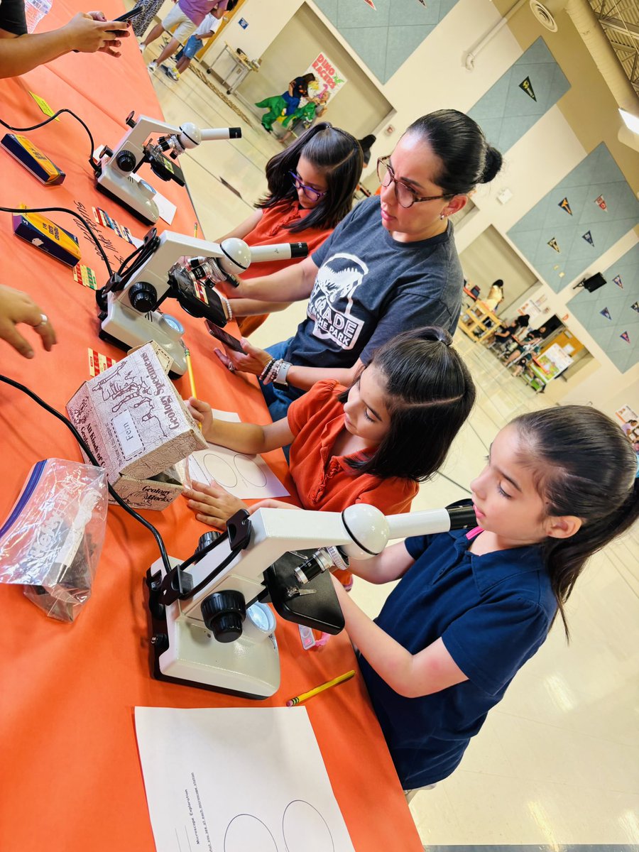 Our brilliant Rattler scientists 👨‍🔬👩‍🔬 showed up with curiosity, creativity, and a thirst for discovery. From hands-on experiments to mind-blowing demonstrations, the night was packed with wonder and exploration.
Science is alive and thriving at the Rattler Ranch! 🧠🔬<a href="/DSShook_ES/">Principal Chavira, Dr. Sue A. Shook Elem.</a>
